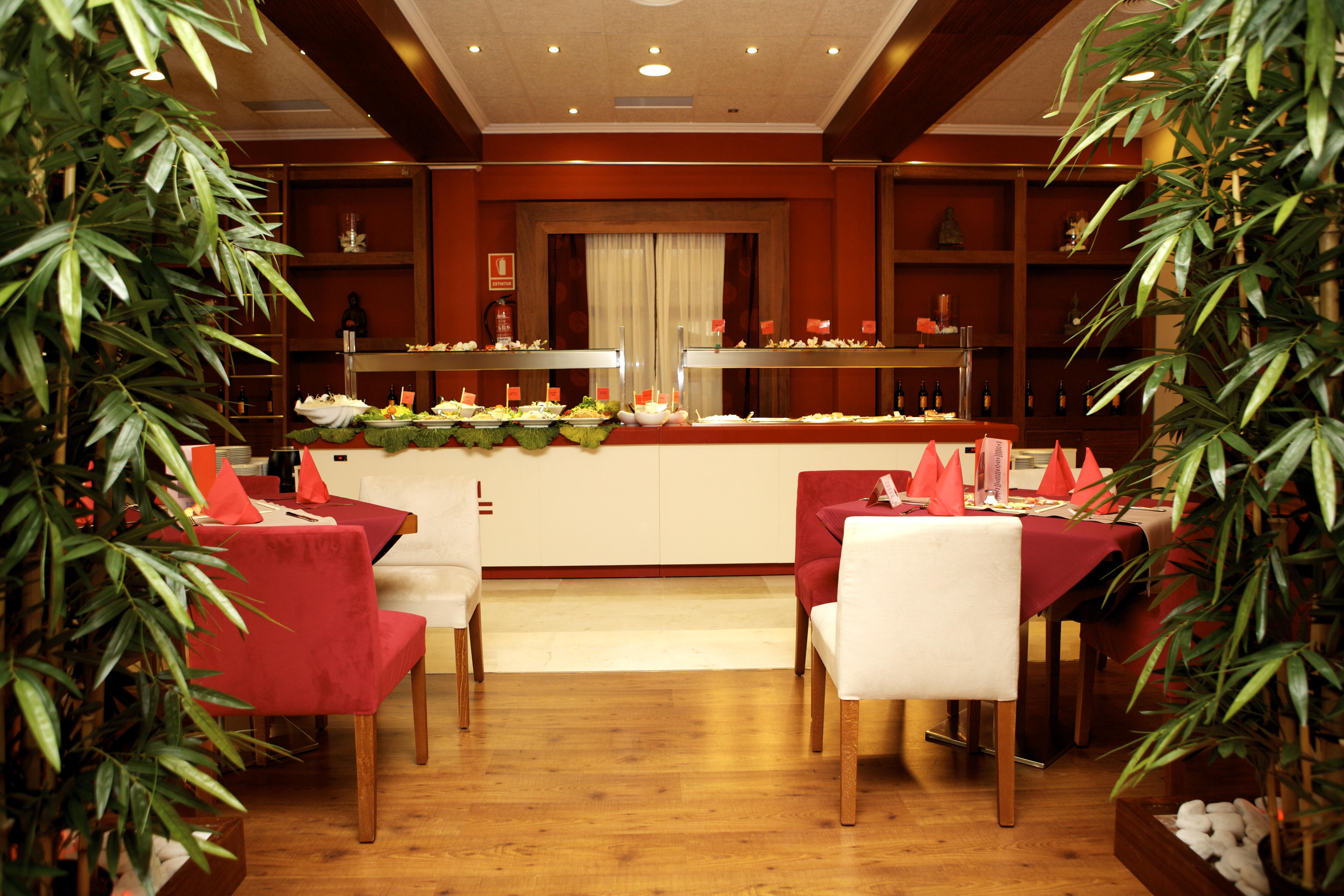 Sahara Nubia Gobi Hotell Ses Cadenes Eksteriør bilde A restaurant in Madrid, Spain.