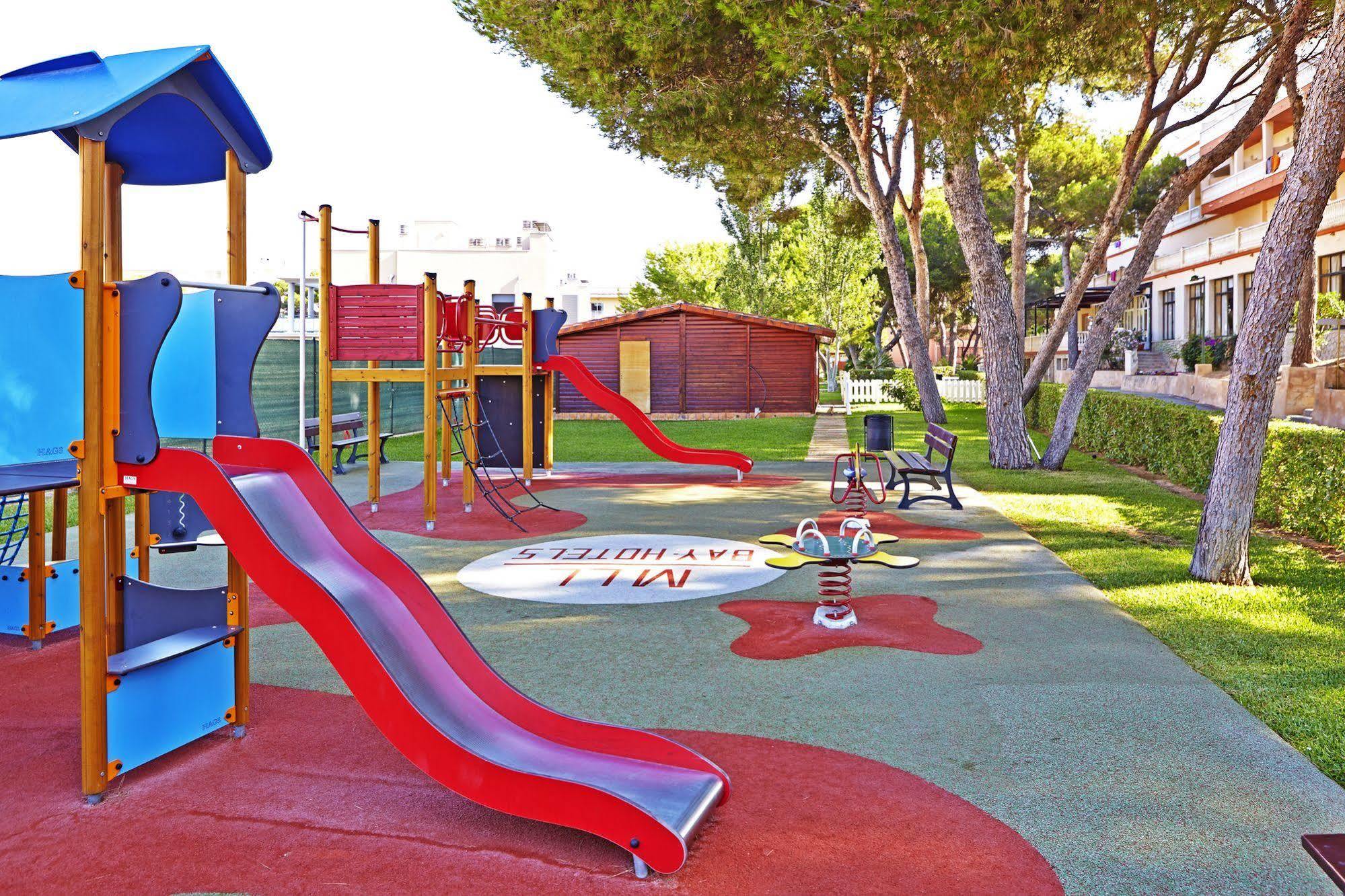 Sahara Nubia Gobi Hotell Ses Cadenes Eksteriør bilde Playground